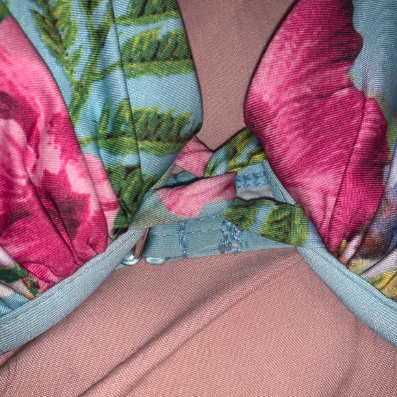 Bikini - Picture 4 of 6